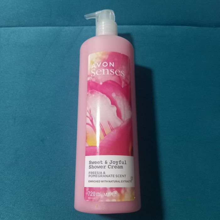 Avon Senses Sweet joyful freesia & pomegranate żel pod prysznic 720 ml