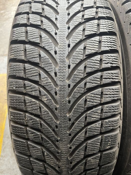 Шини зимові R17 235 60 Michelin AlpinLA2 Склад Осокорки