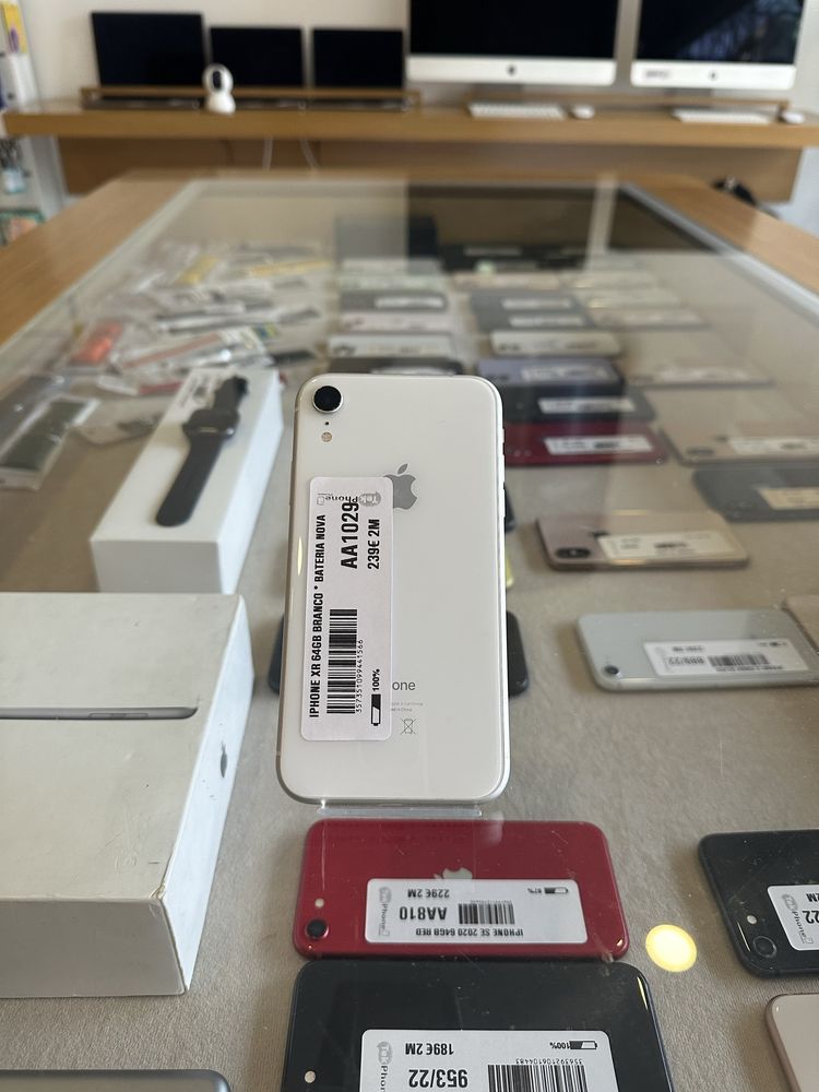 iPhone XR 64GB *white