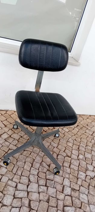Cadeira Vintage de escritório rotativa da marca Handy