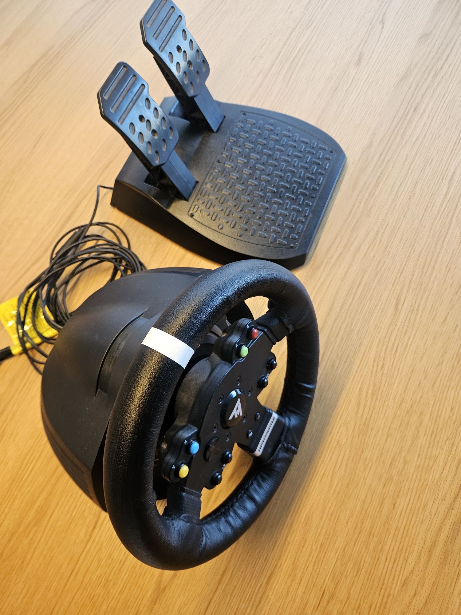 Volante thrustmaster TMX force feedback