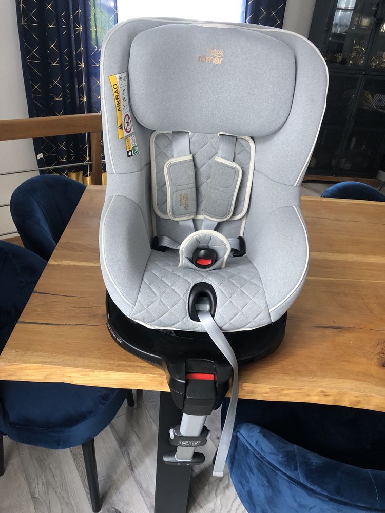 Fotelik samochodowy Britax Römer Dualfix m-I Size