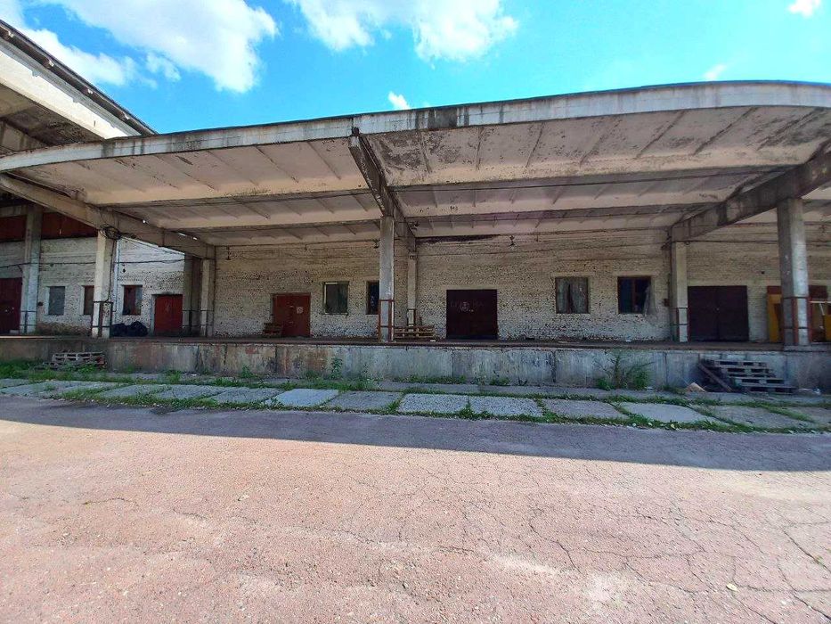 Здам склад з рампою в межах міста ( вул.Квітнева ) – 1700м2