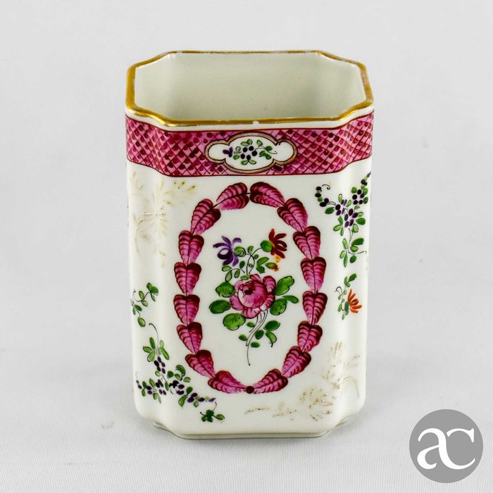 Jarra porcelana de Paris Samson com esmaltes em relevo, séc. XIX