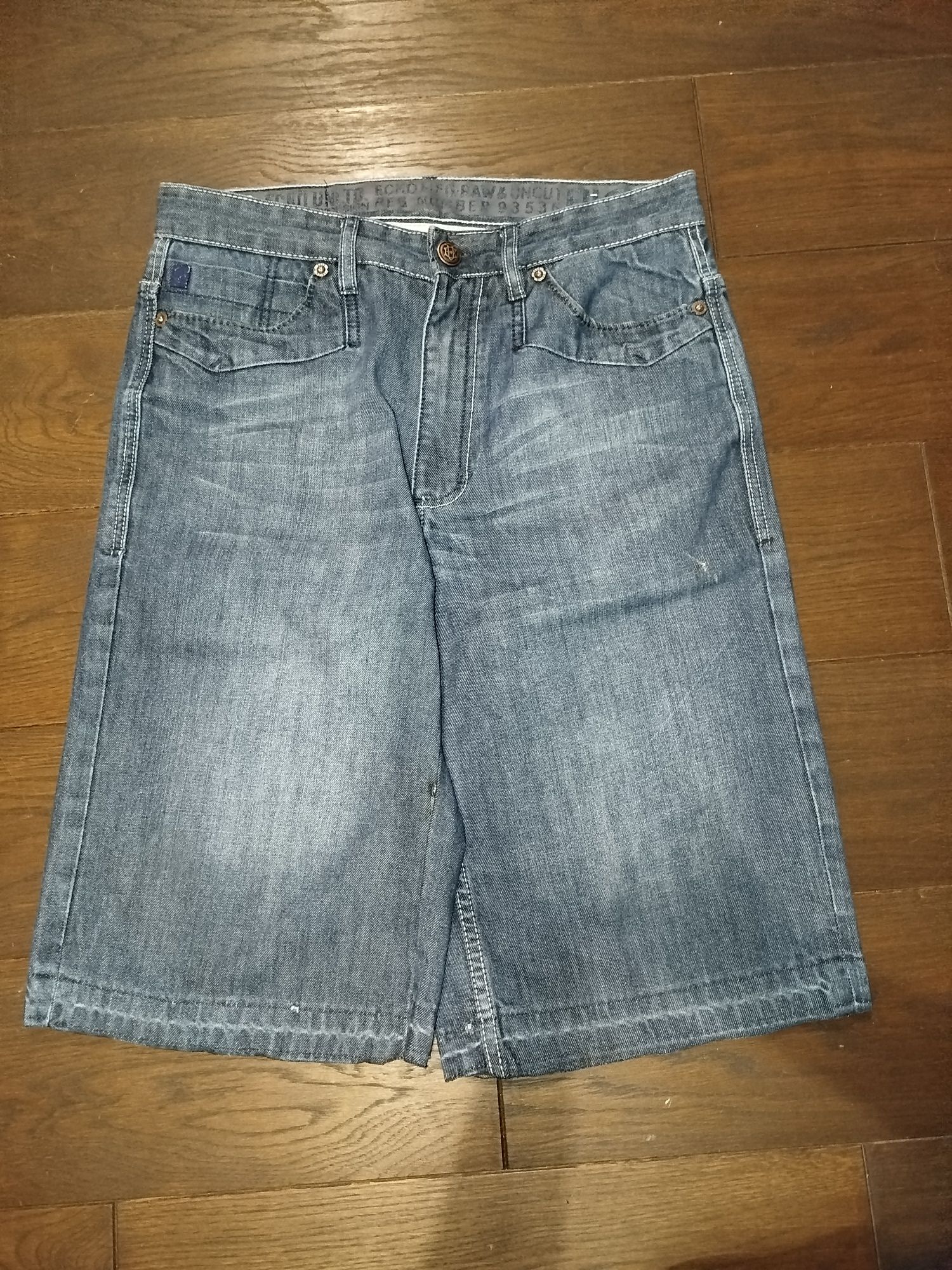 Очень широкие шорты ecko unltd