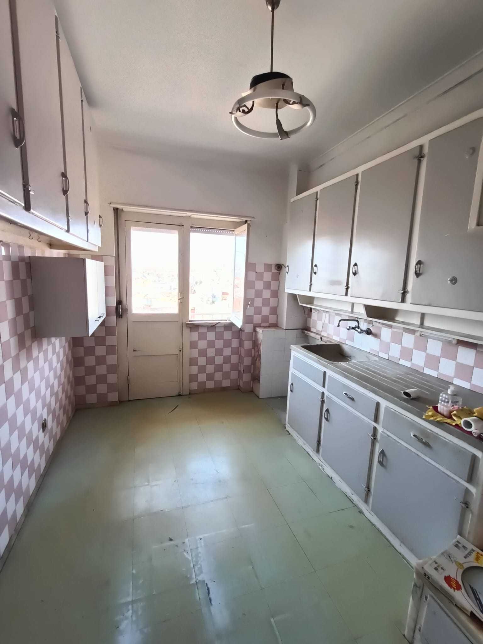 Apartamento T2 em prédio com elevador