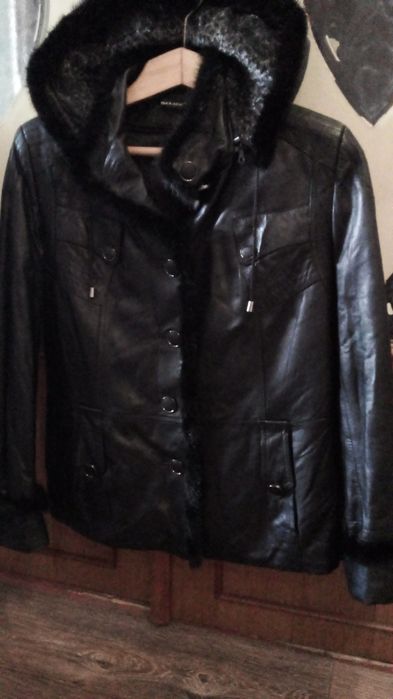 Куртка кожаная с капюшоном