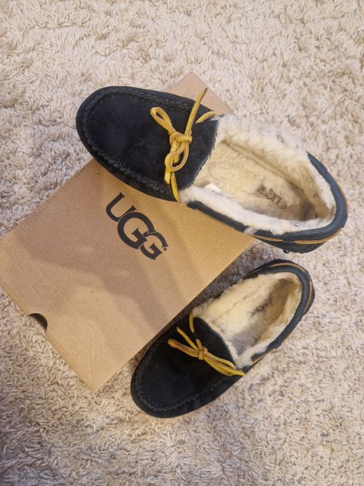 Продам мокасини UGG