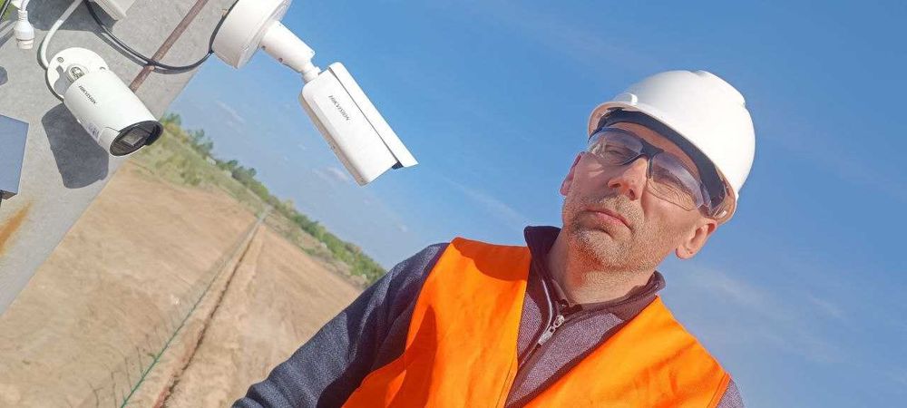 Монтаж систем безперебійного живлення , інверторів , літієвих батарей