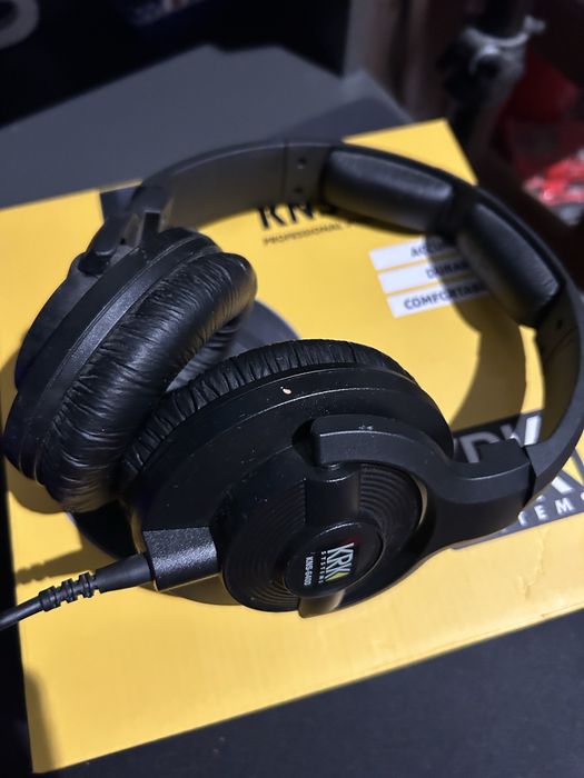 Hedfones de studio krk 6400