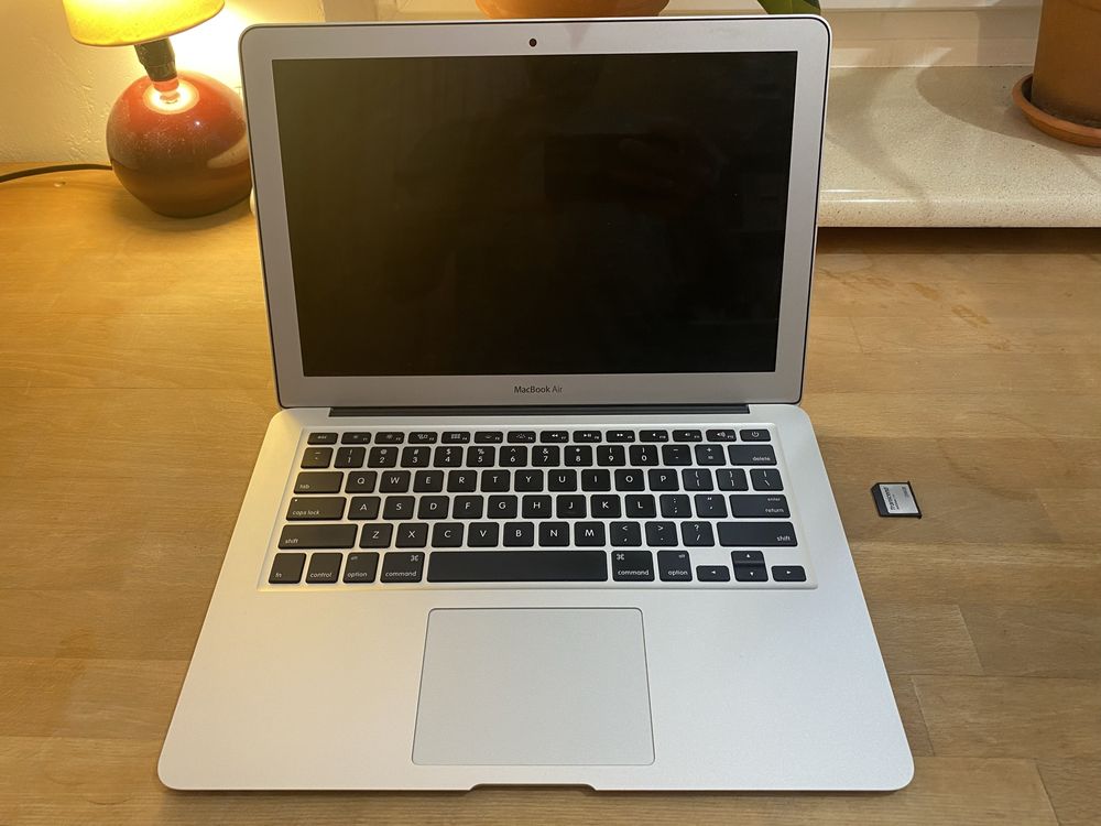 MacBook Air 13 i5 1.8Ghz 8GB 128GB 2017 + SD 256GB