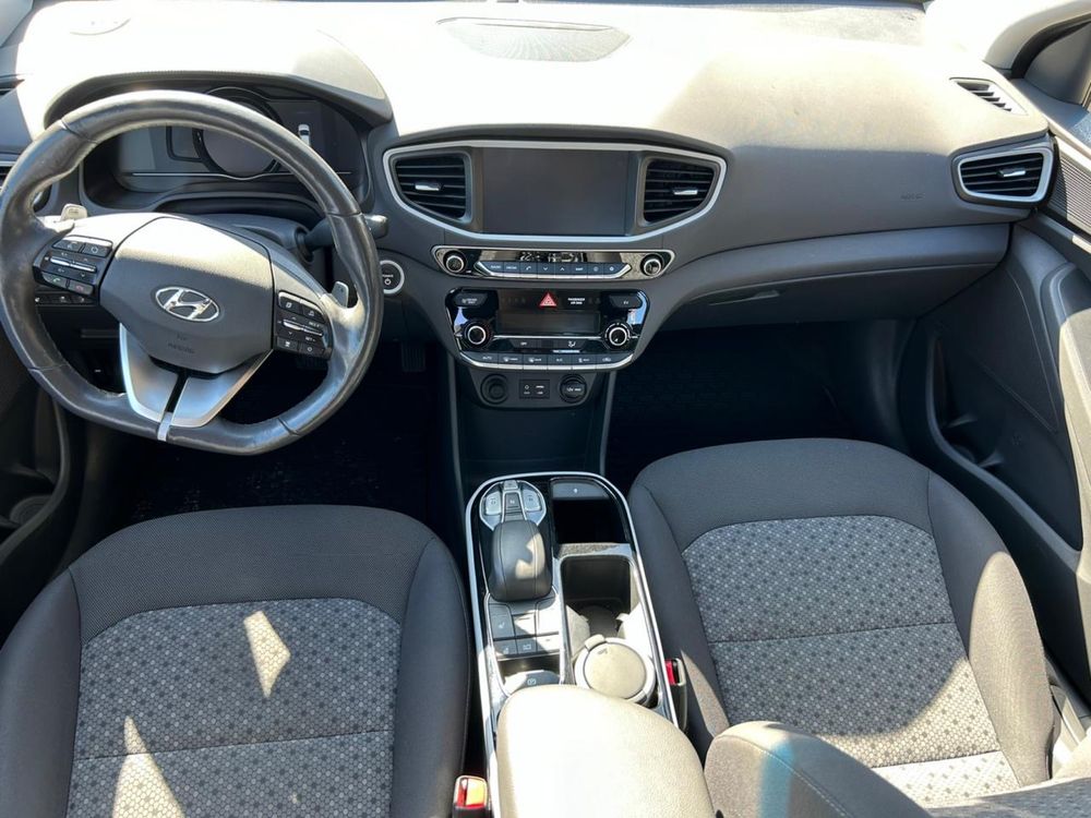 Продам автомобіль Hyundai Ioniq