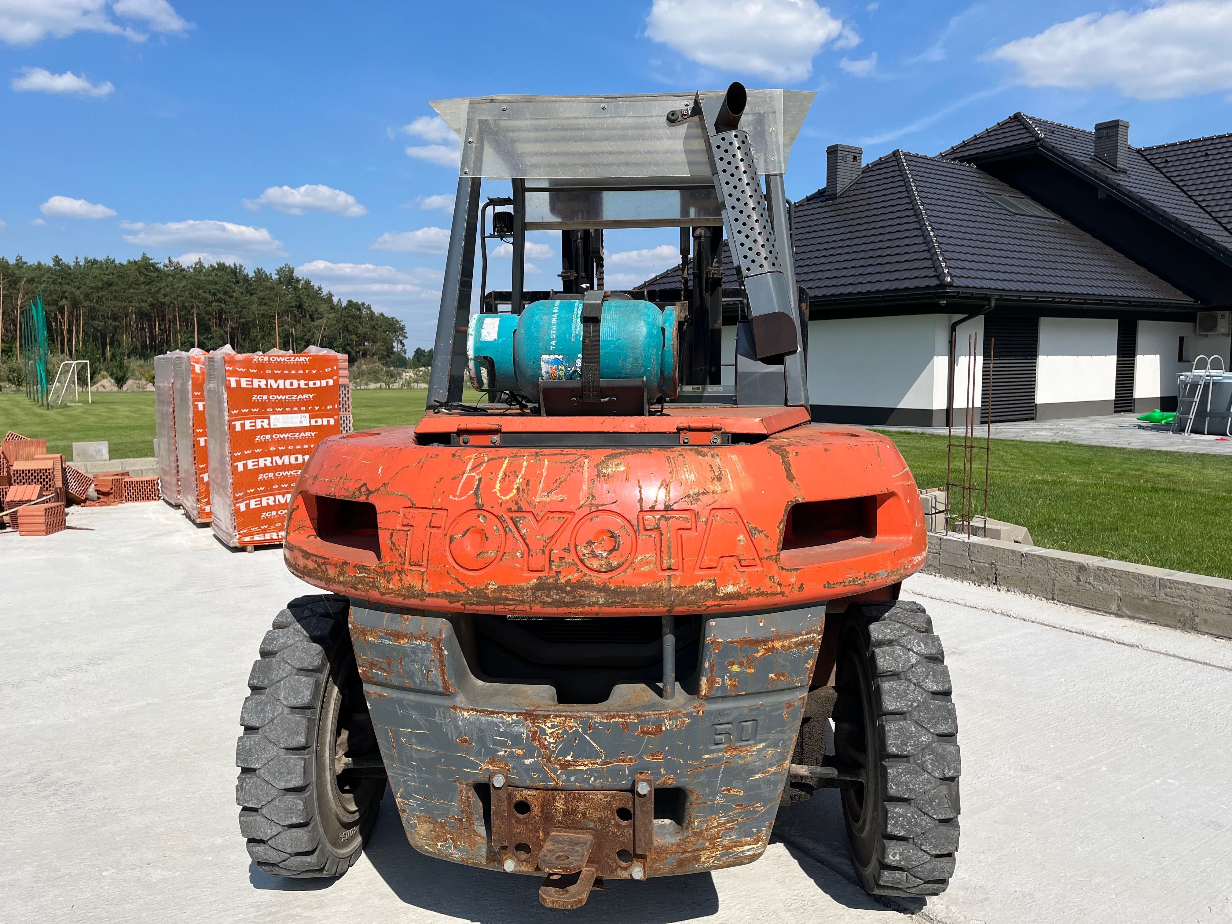 Wózek widłowy toyota
