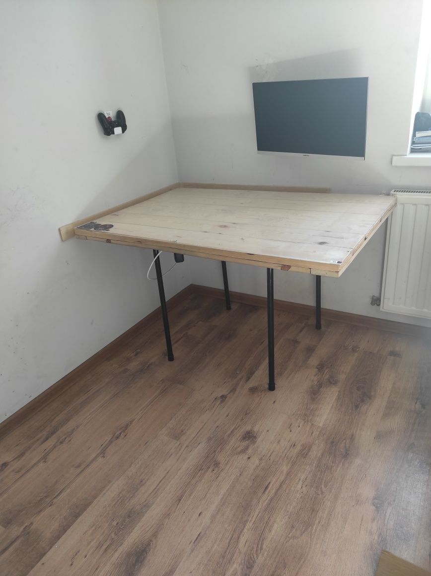 Duży stół do pracy