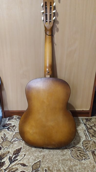 Гітара Чернігівської фабрики