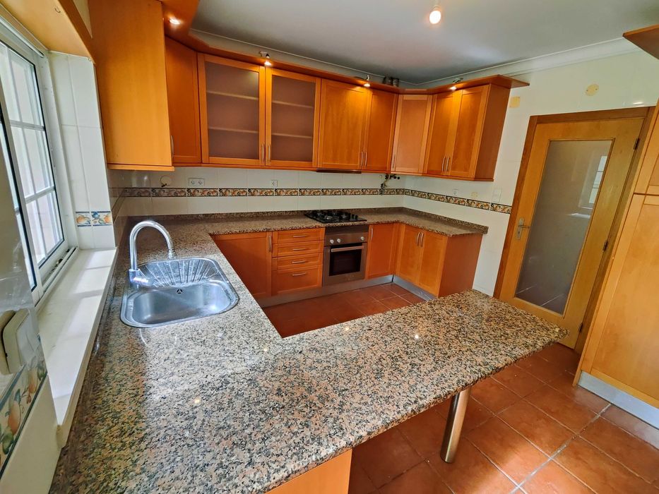 Moradia T4 + 1 Palmela ( Permuta Possível)