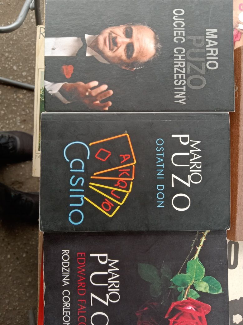 Ojciec chrzestny , Mario Puzo + dwie inne.