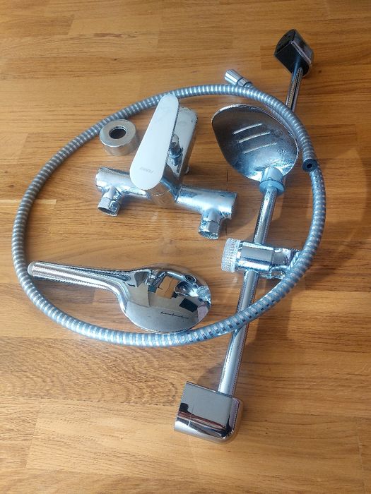 Продам унітаз разом зі змішувачам в ванну