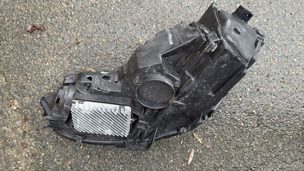 Фара Audi A4B9 matrix led