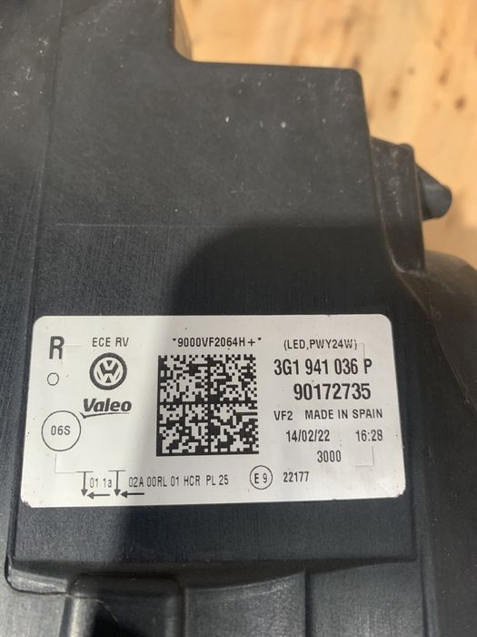 VW Passat B8 Lift lampa prawa przednia prawy przód FULL LED Europa