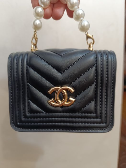 Міні сумочка шанель.