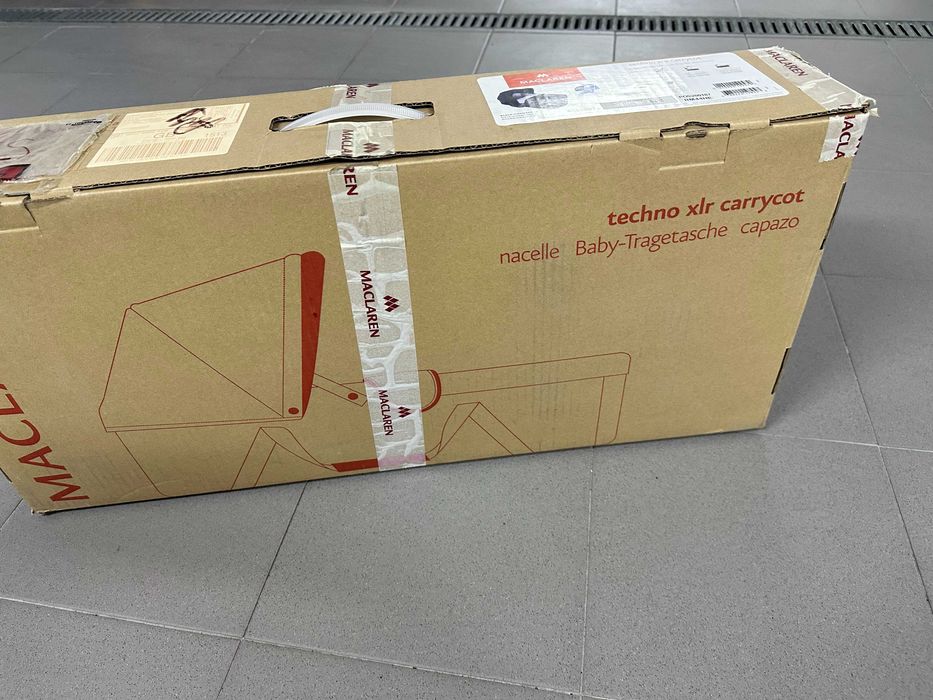 MACLAREN Carrycot ALCOFA preta NOVA/Na caixa
