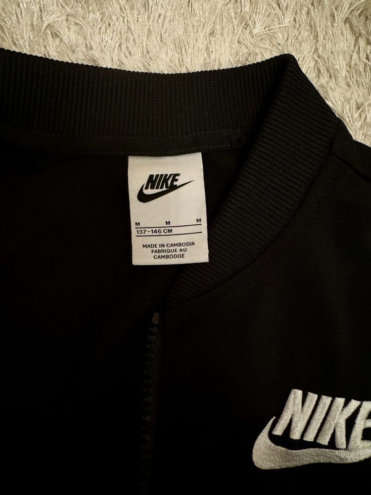 жіноча кофта nike, М