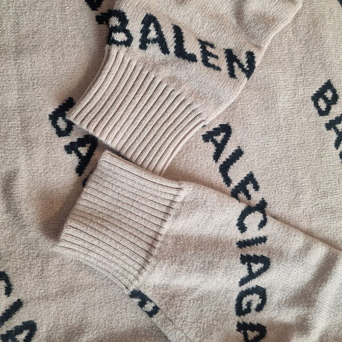 Sweter ocersize Rozmiar M-L Balenciaga