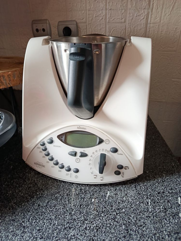 Bimby TM 31 com 2 copos em bom estado