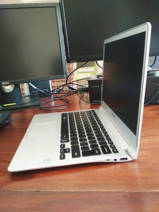 Portátil Samsung 9 NP900X3D UltraBook - Slim 13" i5 120GB SSD 4GB RAM