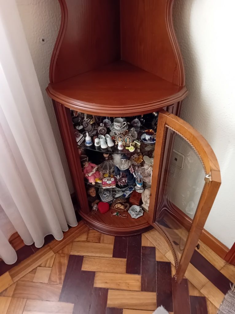 Vitrine Cristaleira de Canto com Relógio
