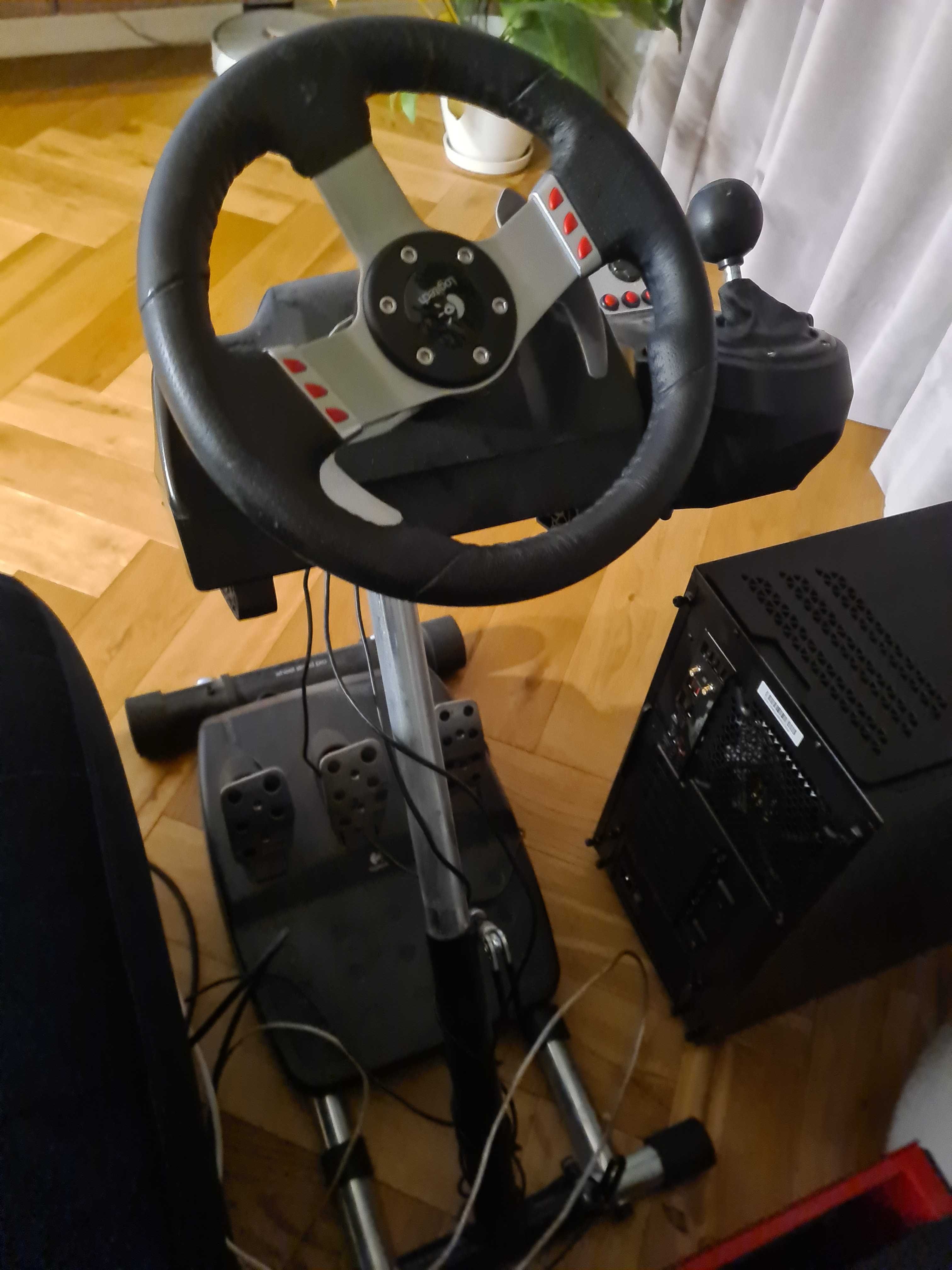 Logitech G27 wraz z Wheel stand Pro oraz shifterem