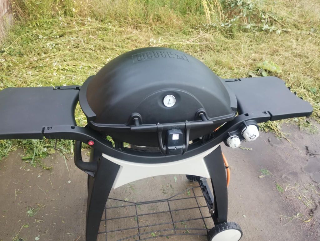 ГАЗОВИЙ Гриль WEBER Q3200 комплект+ Ліхтарик