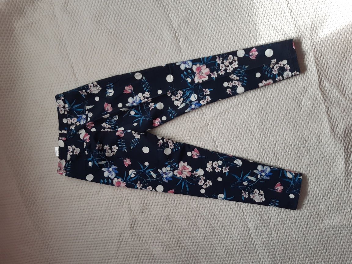 Eleganckie proste spodnie granatowe w kwiaty r.34 Orsay