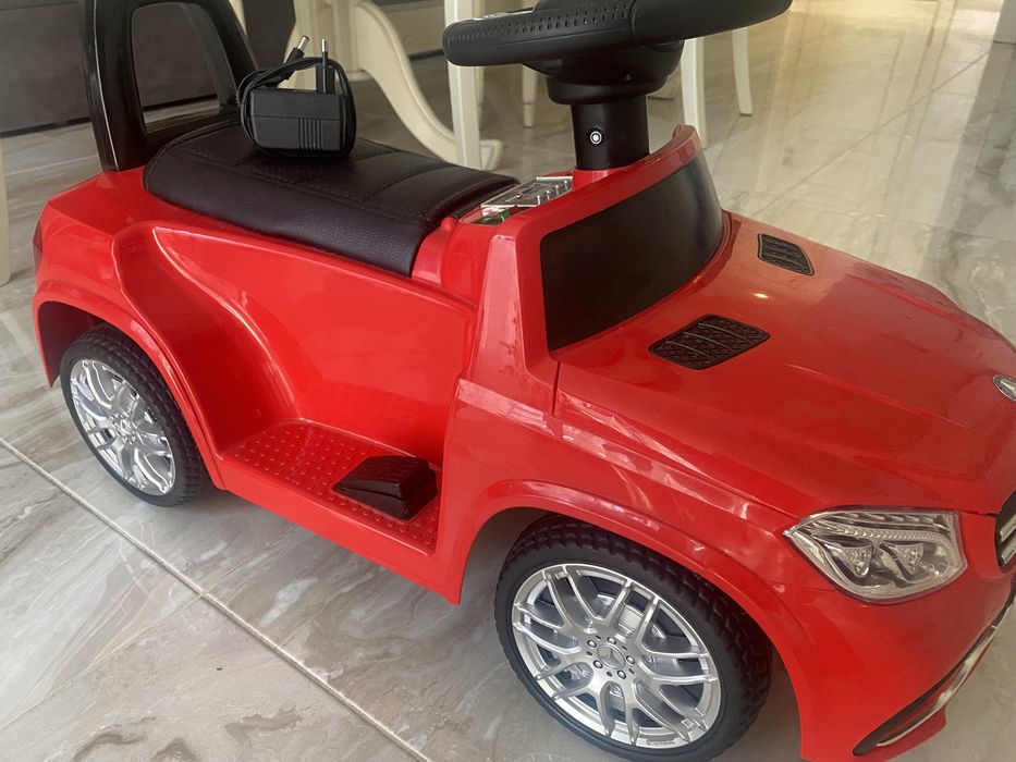 Детский электрический автомобиль