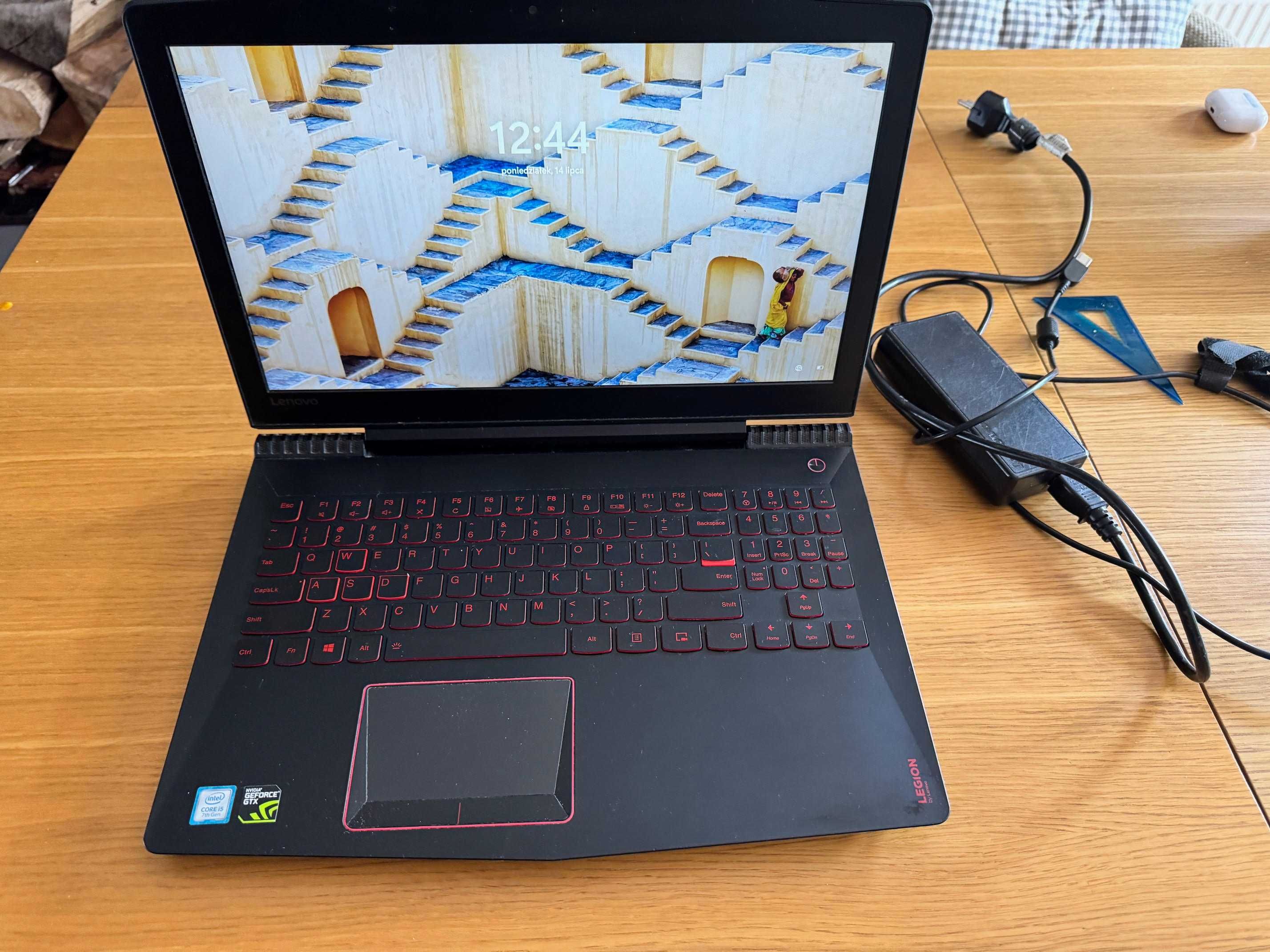 LENOVO Legion T520 15IKBN Gamingowy