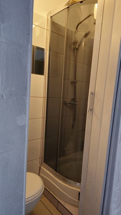 Zamienię mieszkanie komunalne i dopłacę 40 m2  na większe w bloku