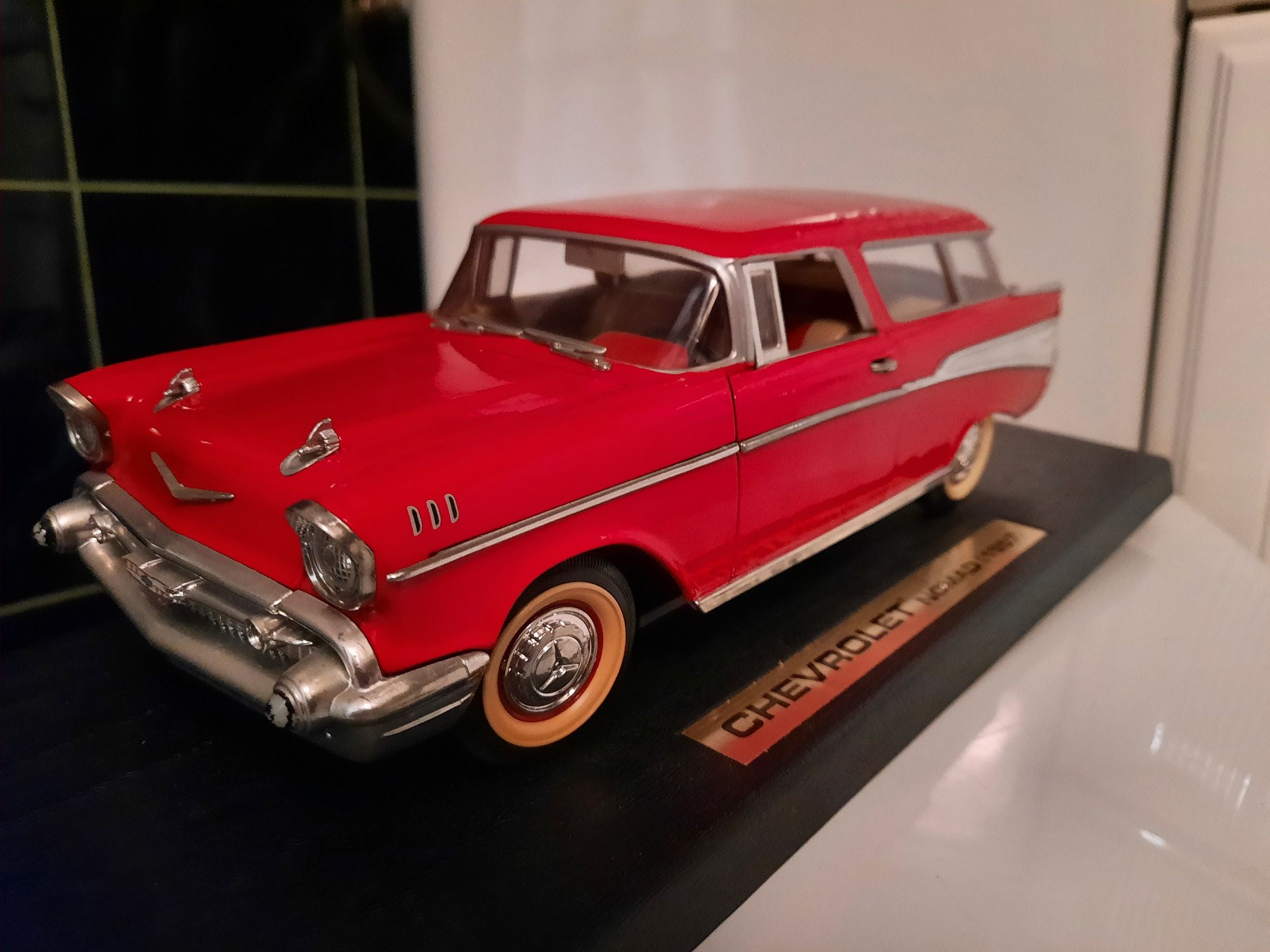 Auto Samochód Kolekcjonerski Chevrolet Nomad 1957 Road Legends 1:18