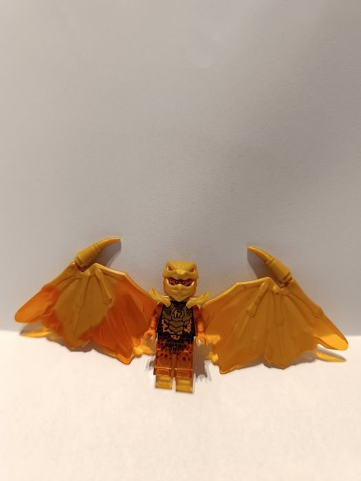 LEGO ninjago Crystalized Cole Golden Dragon with Wings