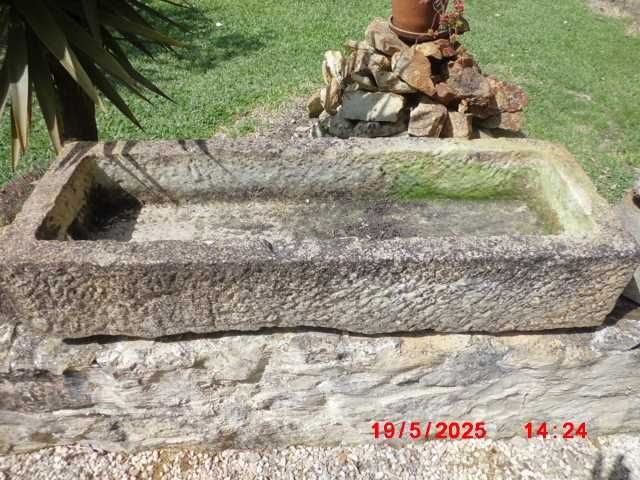 pia antiga de pedra de Ançã