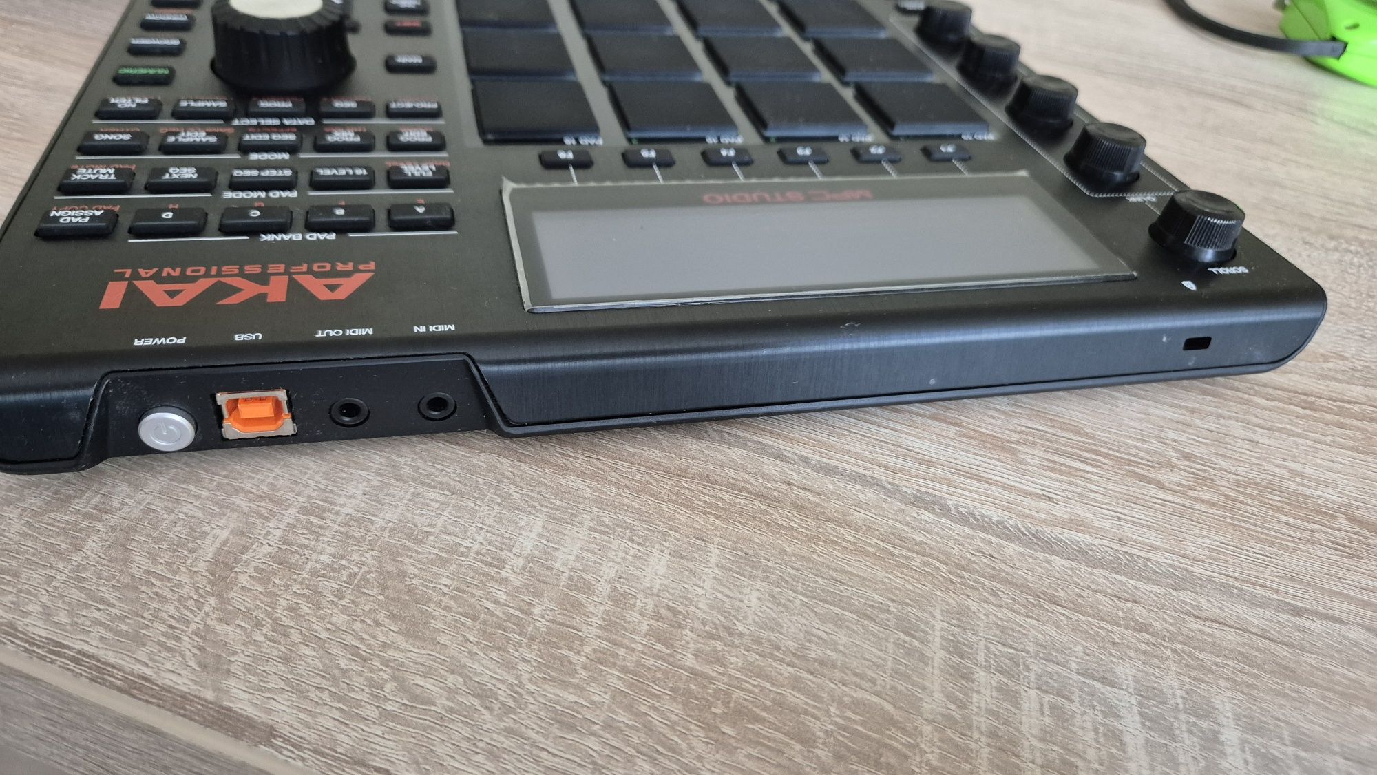 Mpc studio black