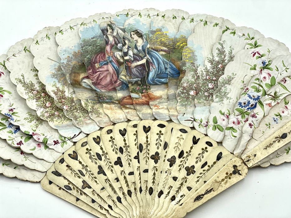 Leque antigo em material nobre