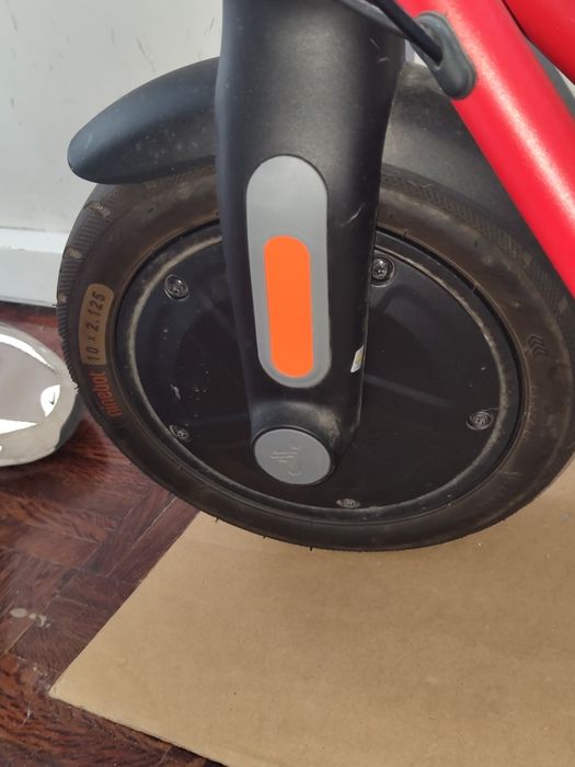 Trotinete elétrica nineboot d18