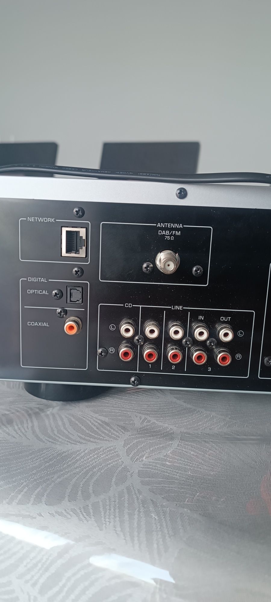 YAMAHA R-N402D Amplituder