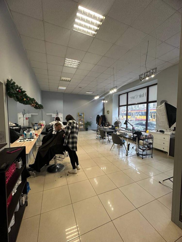 Sprzedam salon fryzjersko kosmetyczny w Lodzi