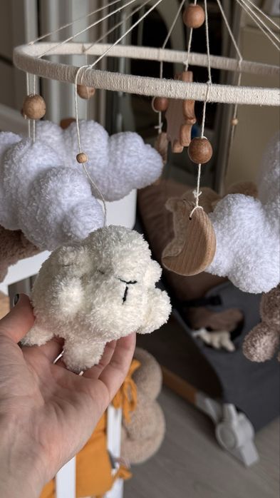 Продам мобіль в ліжечко ручної роботи