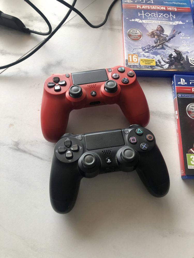 Konsola PlayStation 4 slim 1TB (1000 GB) - zestaw