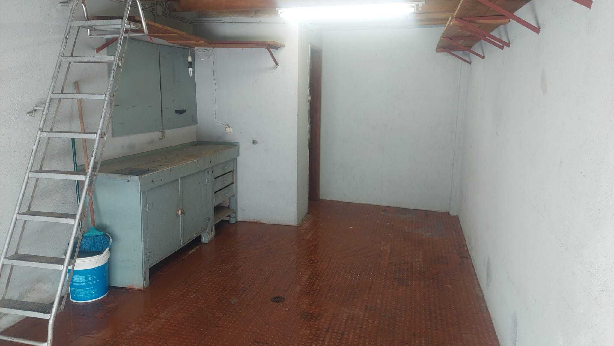 Arrendamento Garagem (Cruz de Pau, Rua de Binta, junto PSP)