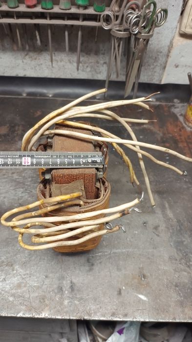 Трансформатор зарядно-пускового устройства. Зарядное устройство