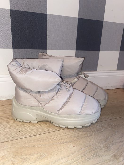 Beżowe nowe Buty zimowe śniegowce pikowane